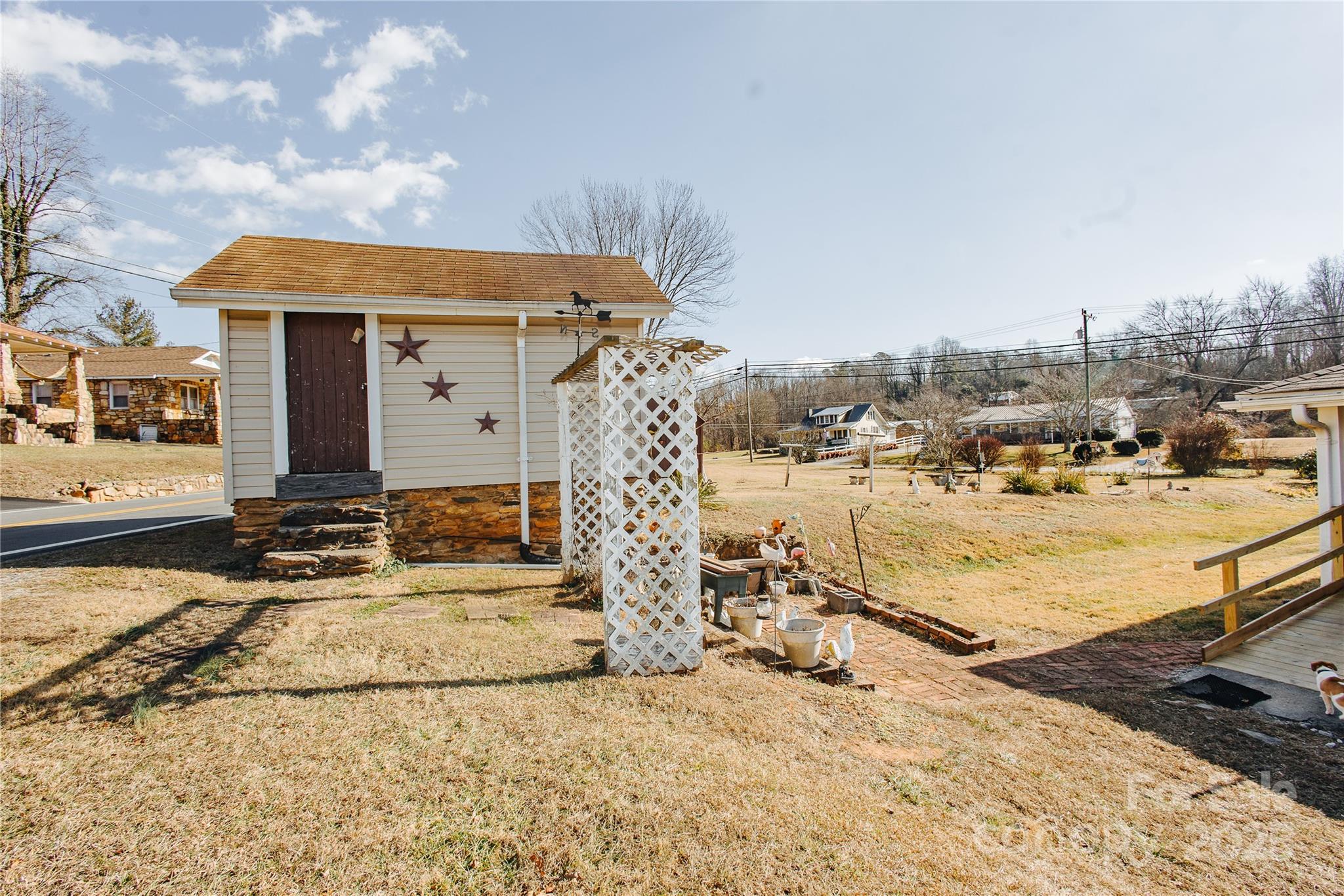 63 Clear Creek Road — Marion