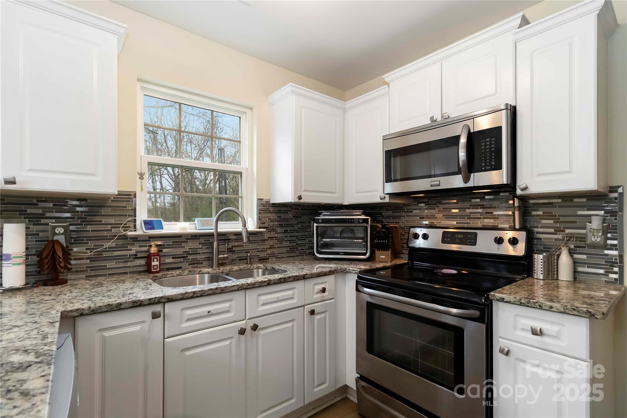 2127 Genesis Drive — Monroe