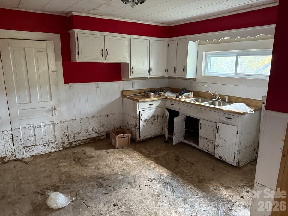 166 Old Helton School Road — Lansing