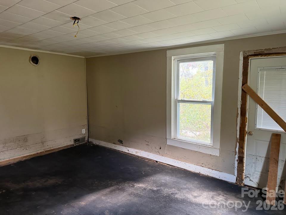 166 Old Helton School Road — Lansing