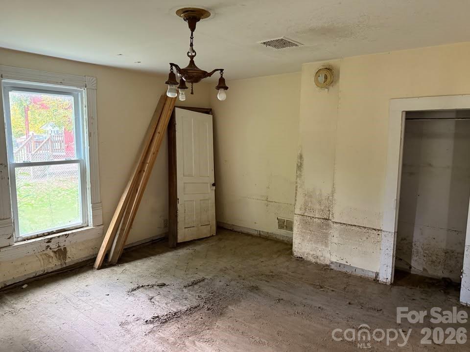 166 Old Helton School Road — Lansing