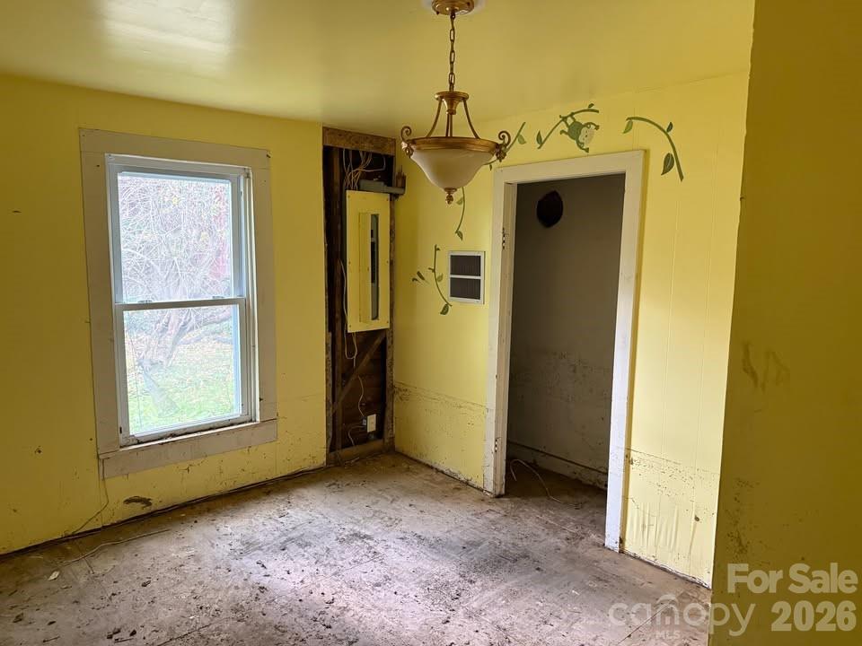 166 Old Helton School Road — Lansing