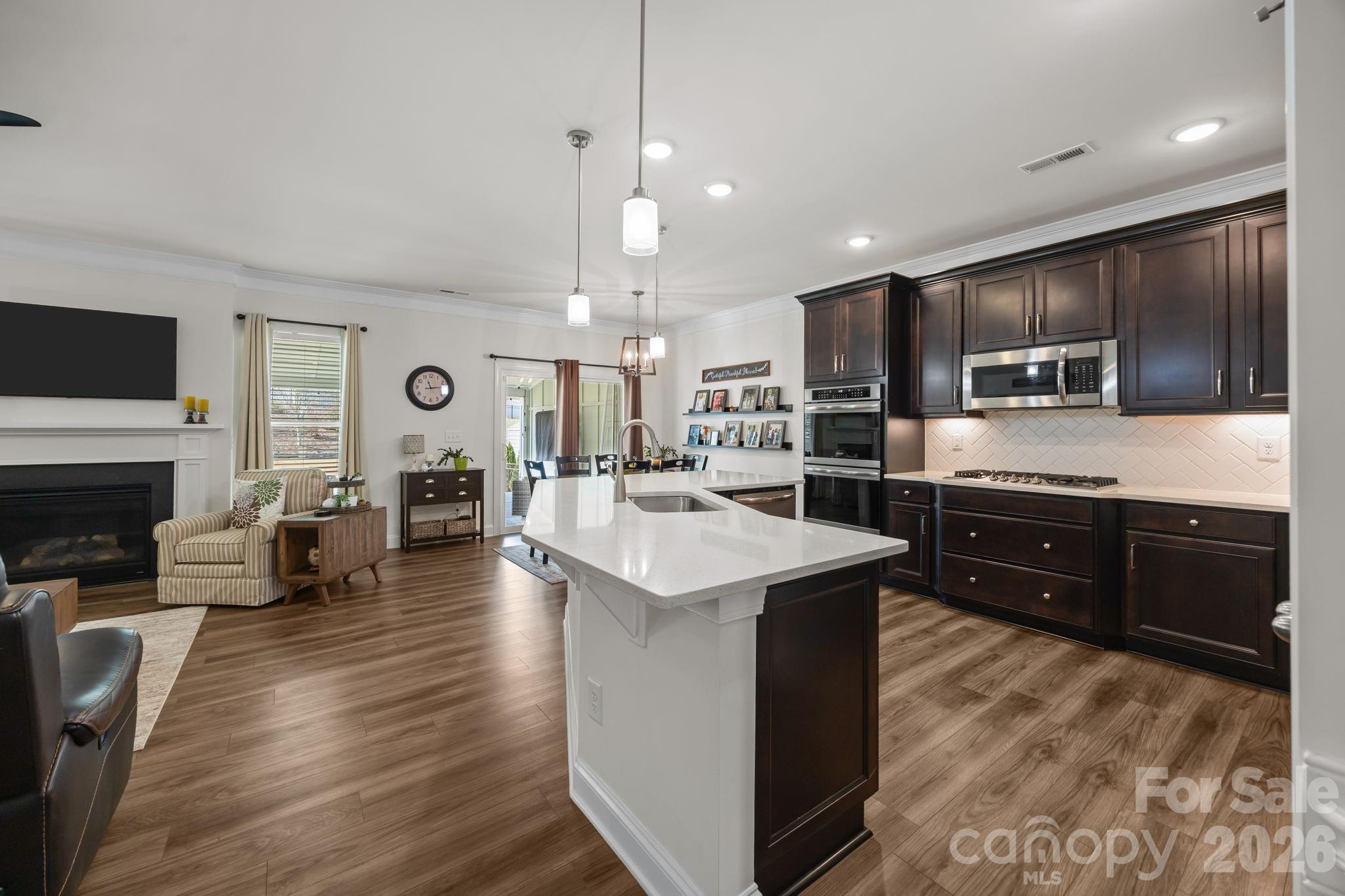5327 Pembrey Drive — Denver