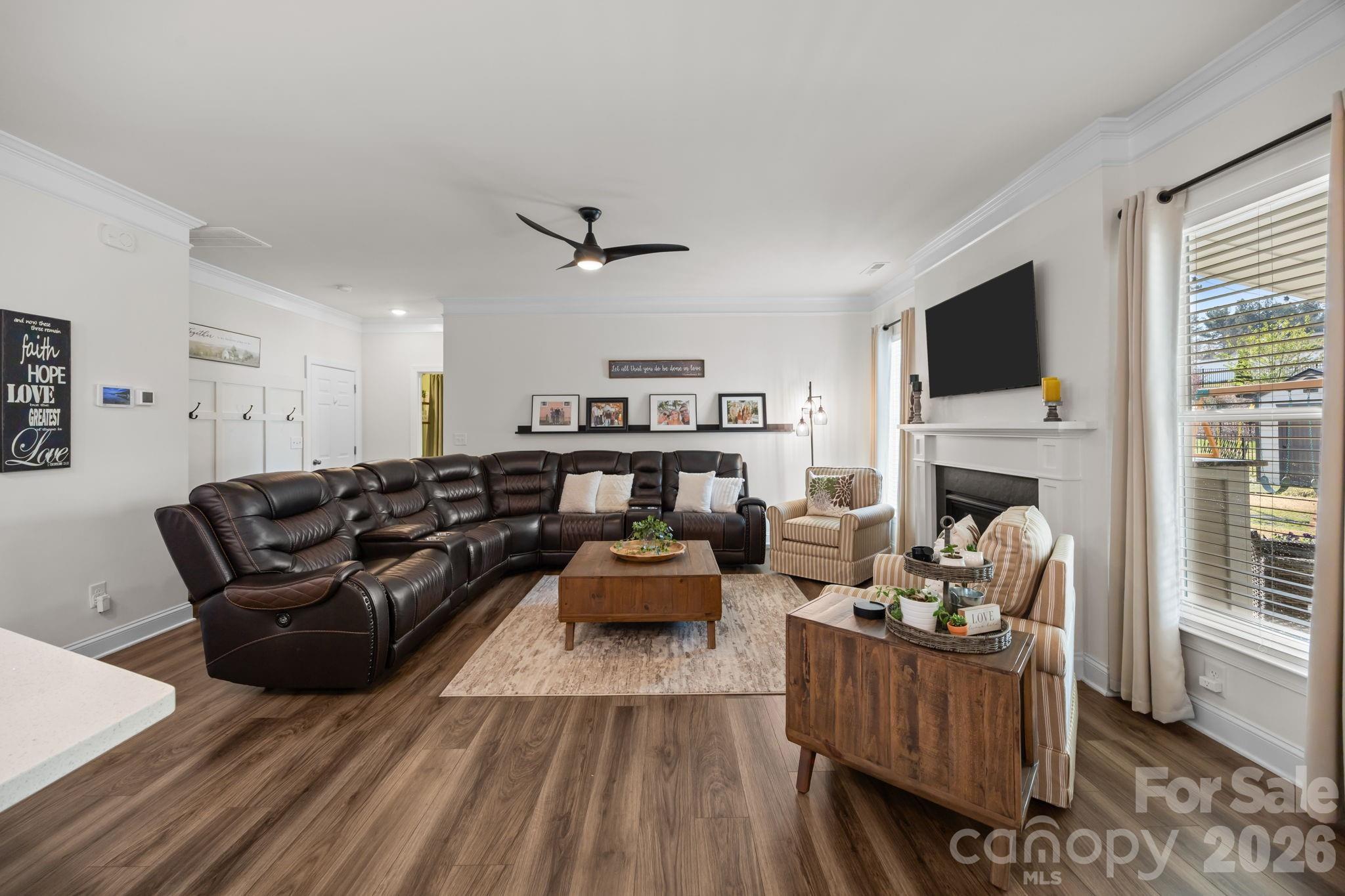 5327 Pembrey Drive — Denver