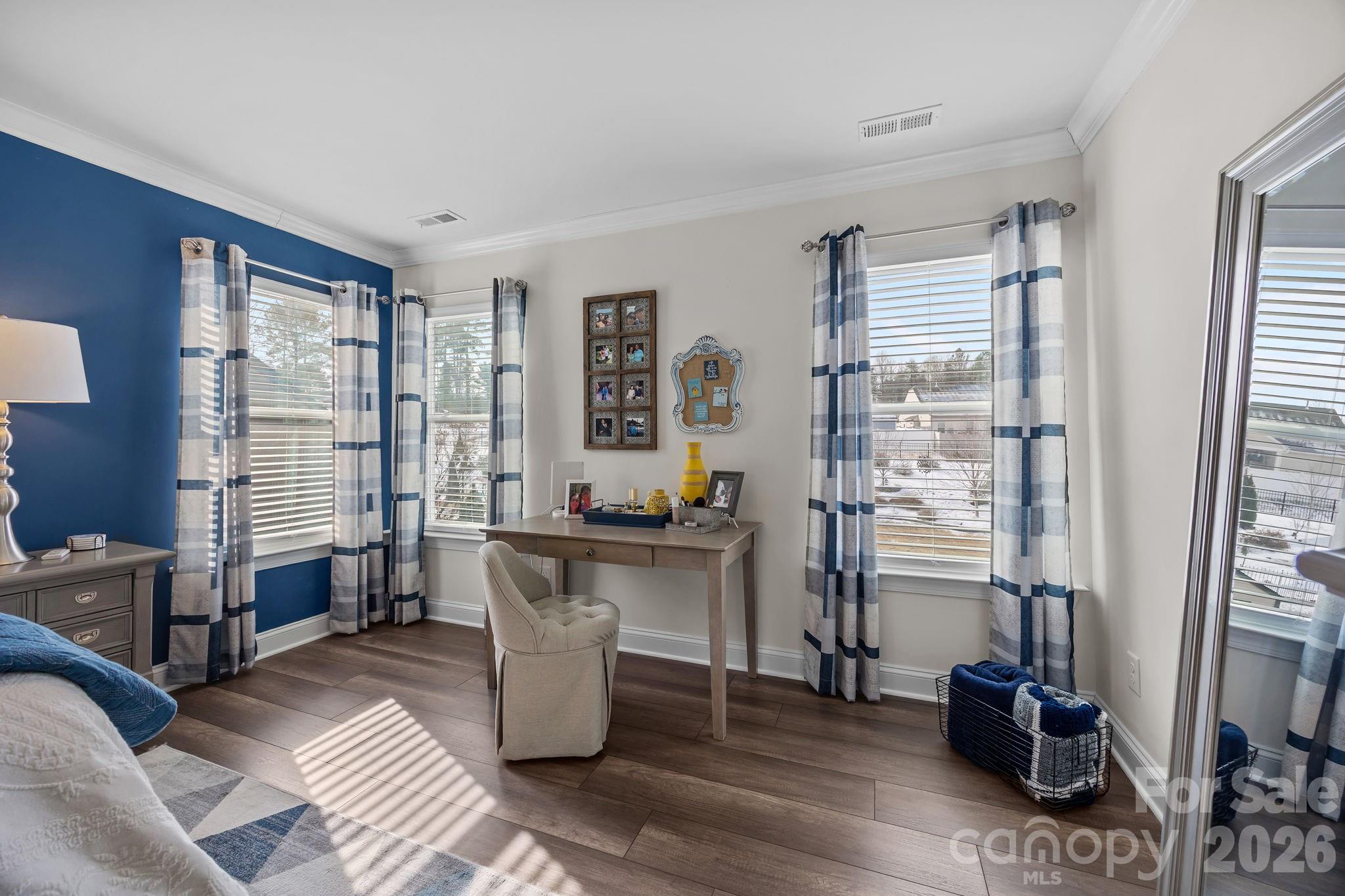 5327 Pembrey Drive — Denver