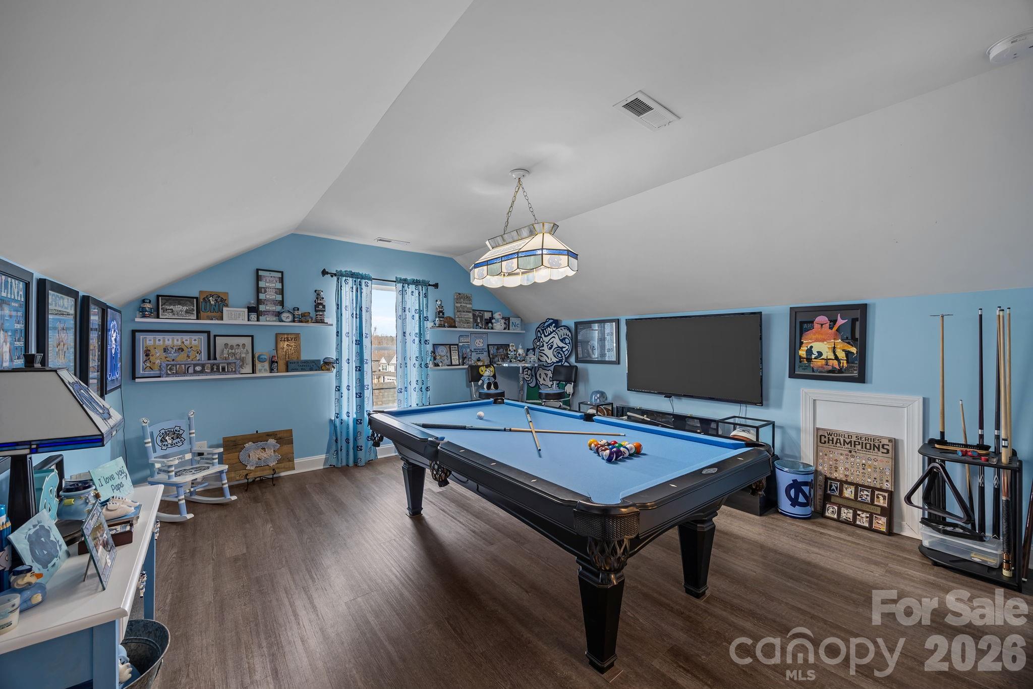 5327 Pembrey Drive — Denver