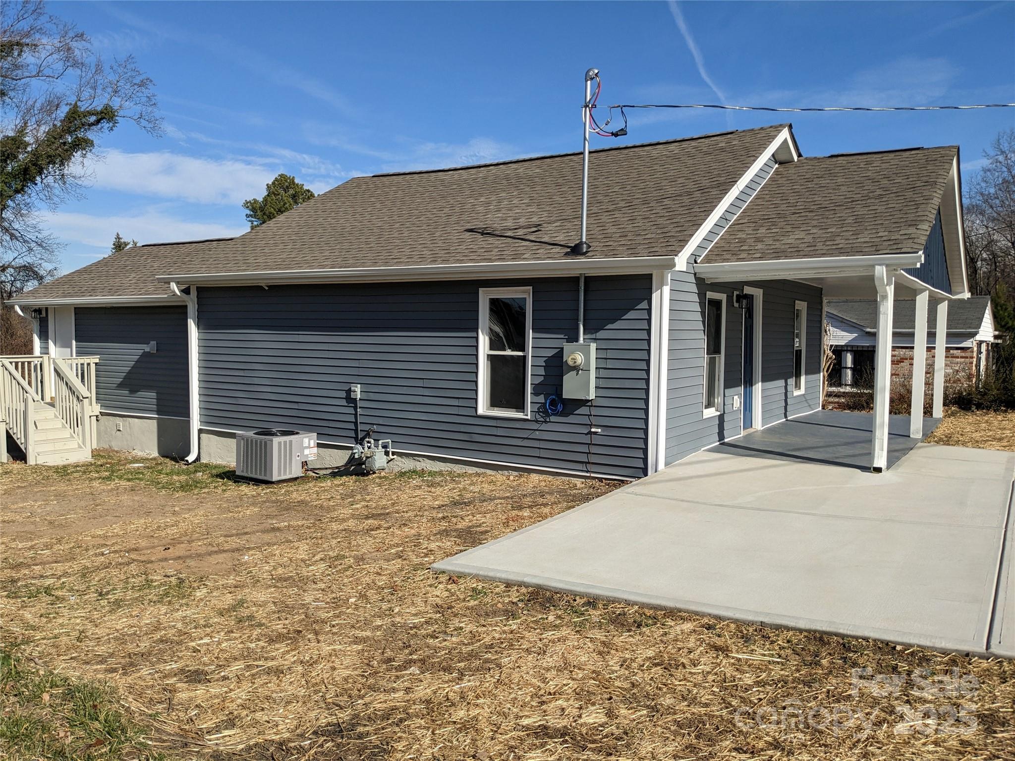 332 Arlington Circle NW — Lenoir