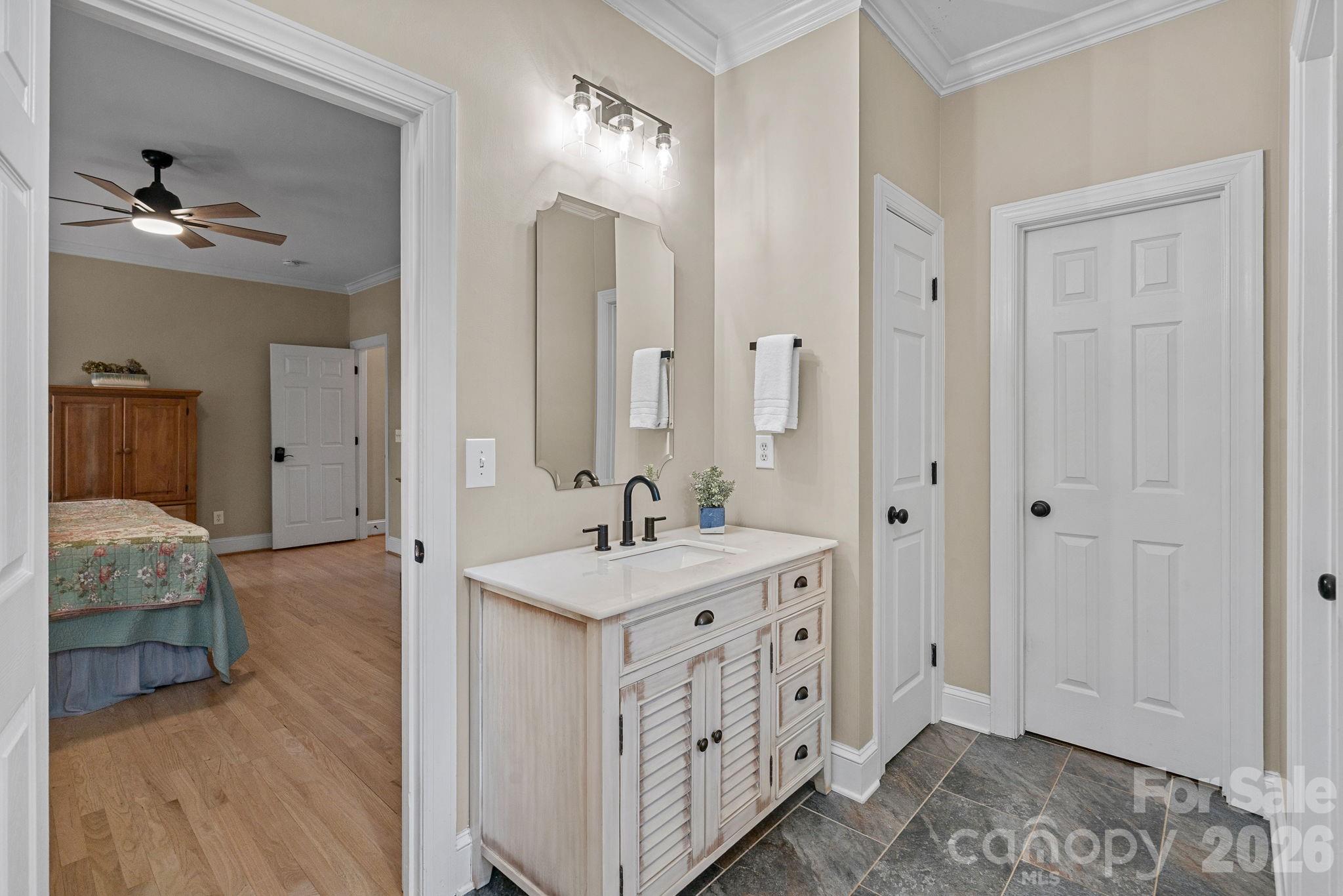 254 Bay Harbour Road — Mooresville