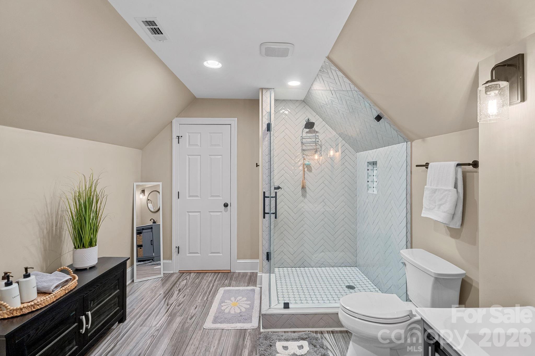254 Bay Harbour Road — Mooresville
