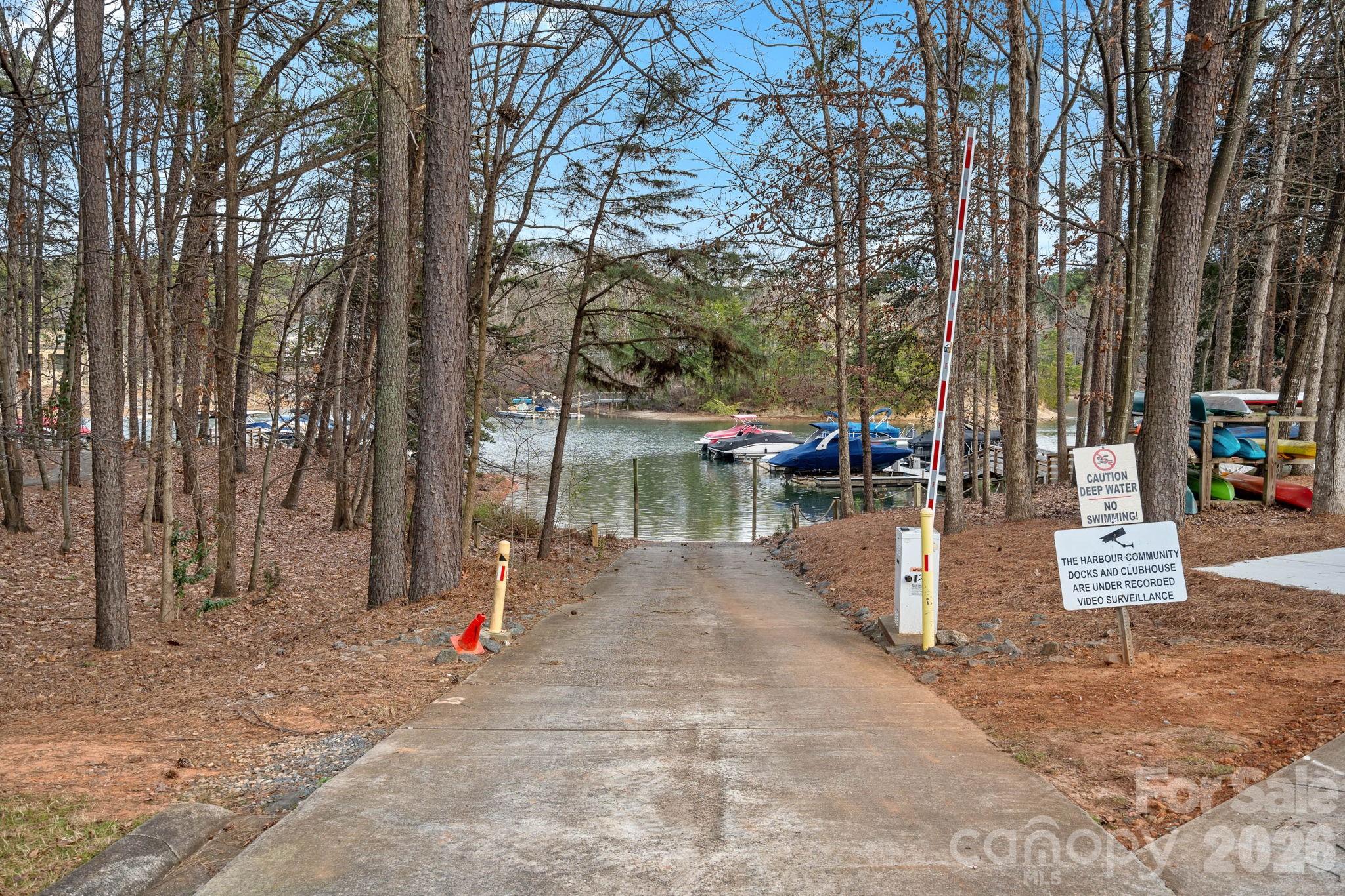254 Bay Harbour Road — Mooresville