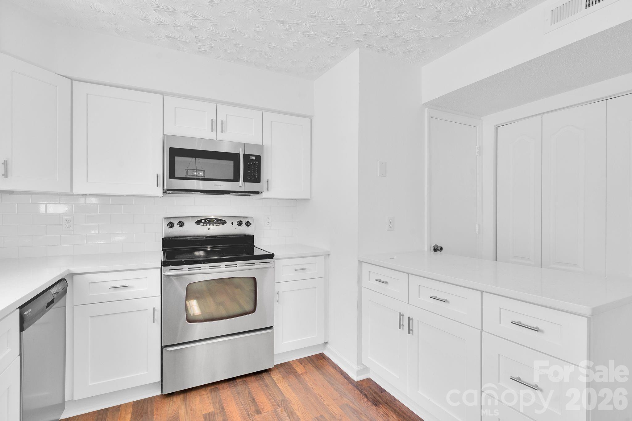 8510 Castle Pine Court — Charlotte