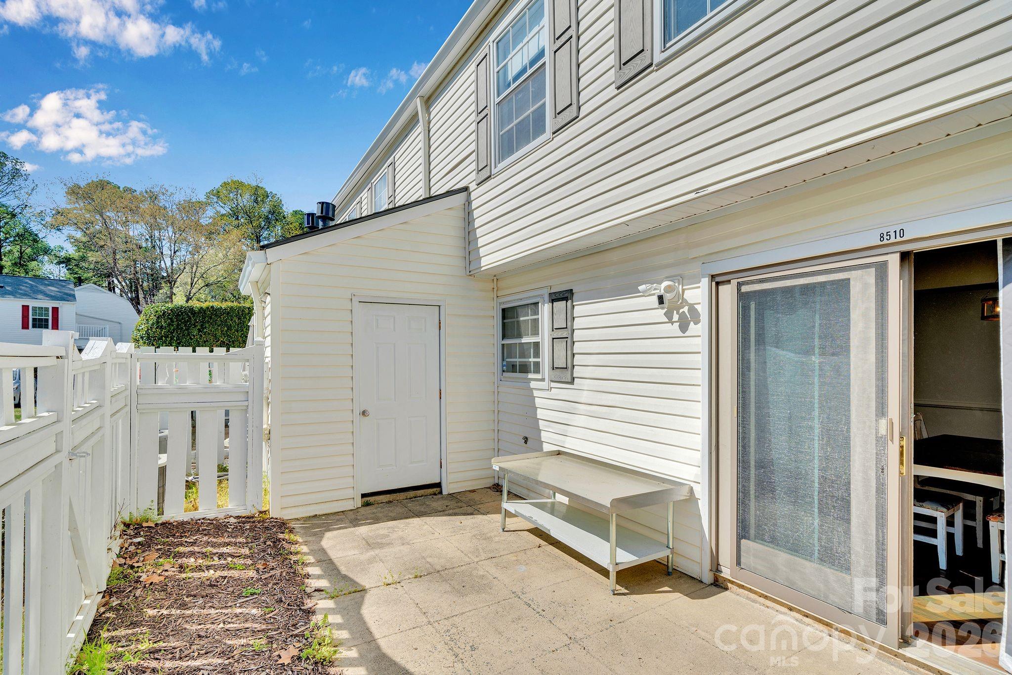 8510 Castle Pine Court — Charlotte