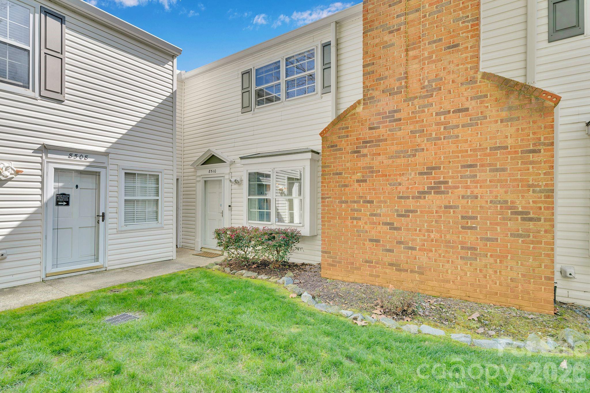 8510 Castle Pine Court — Charlotte