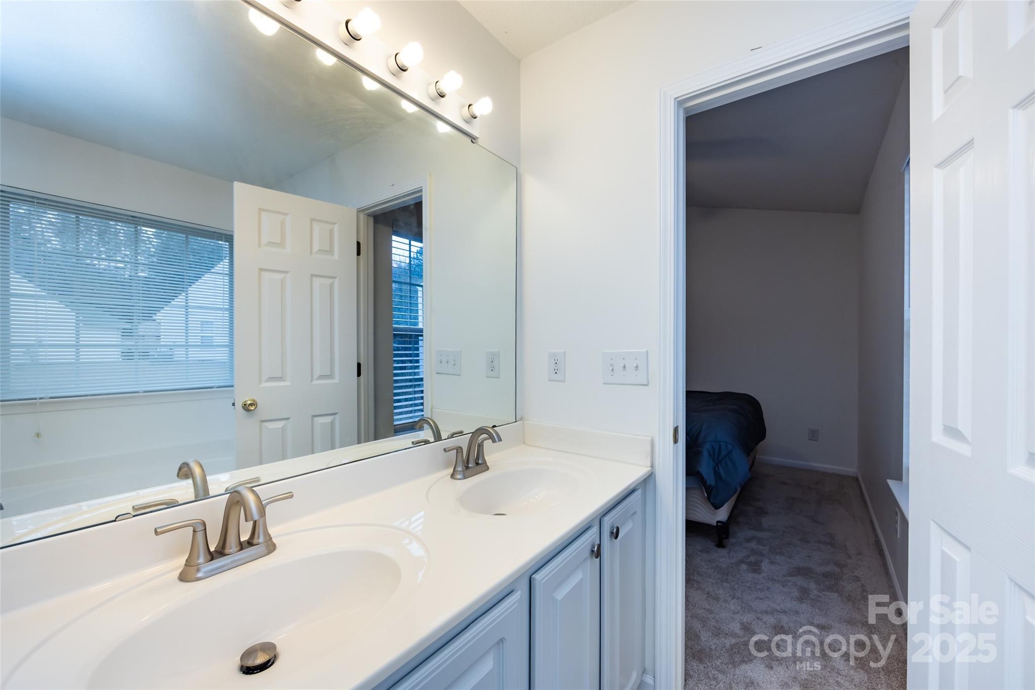 11015 Olde English Drive — Charlotte