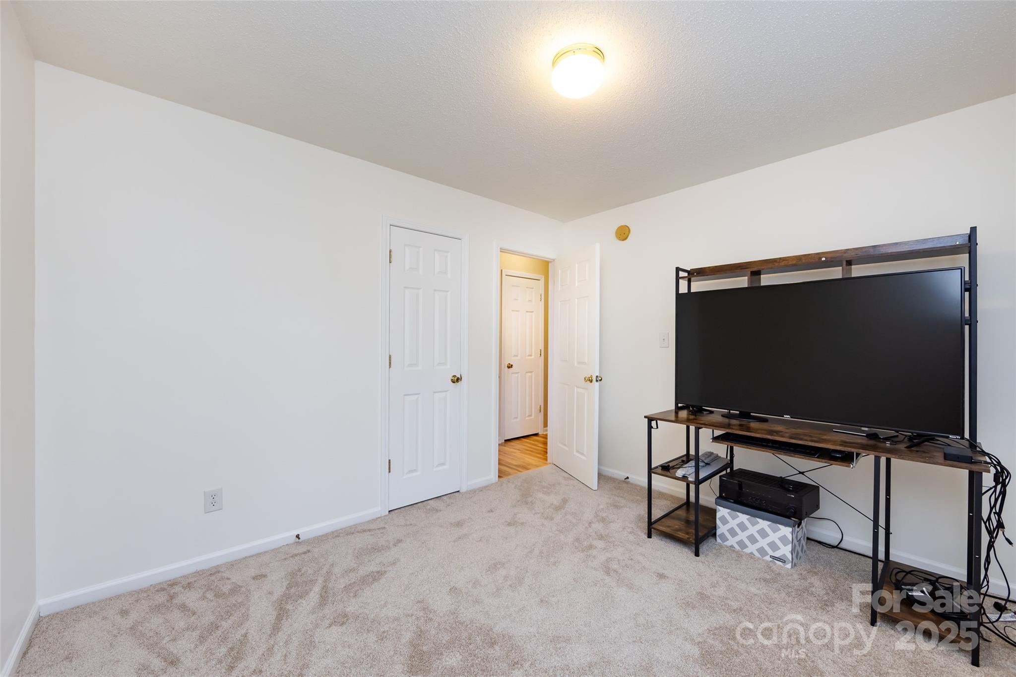 11015 Olde English Drive — Charlotte