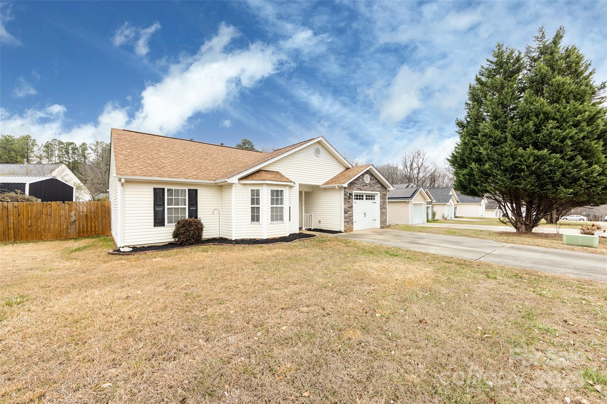11015 Olde English Drive — Charlotte