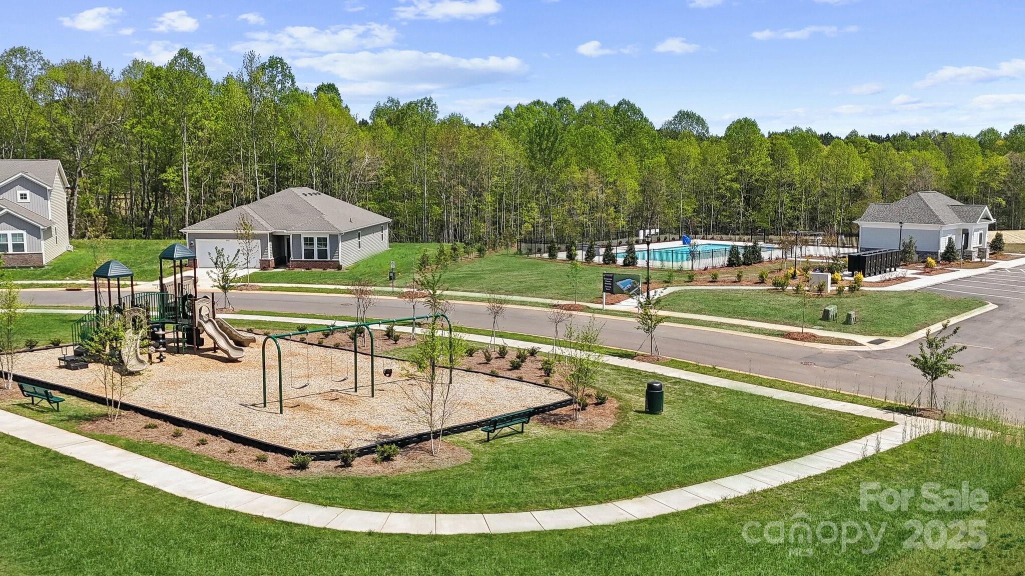 811 Olde England Drive — Lincolnton