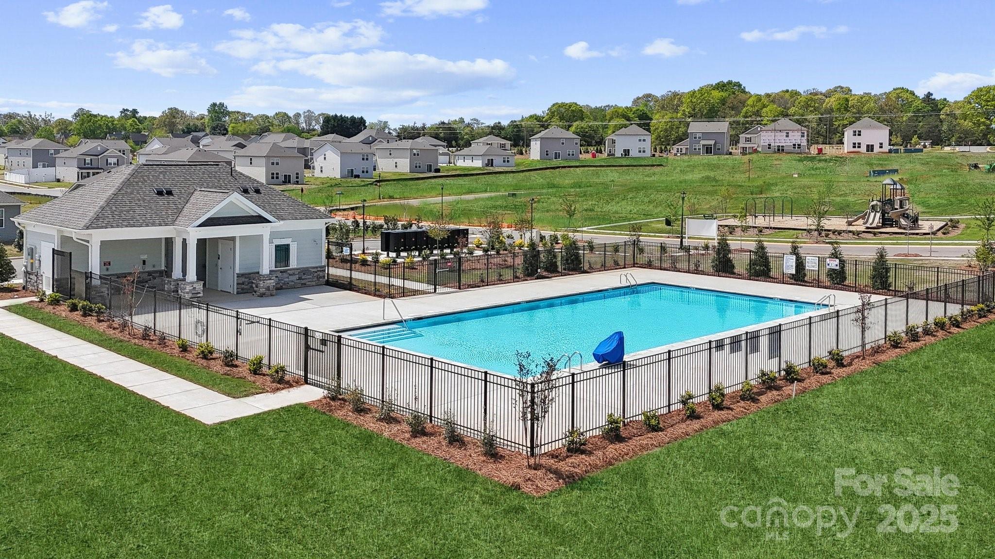 811 Olde England Drive — Lincolnton