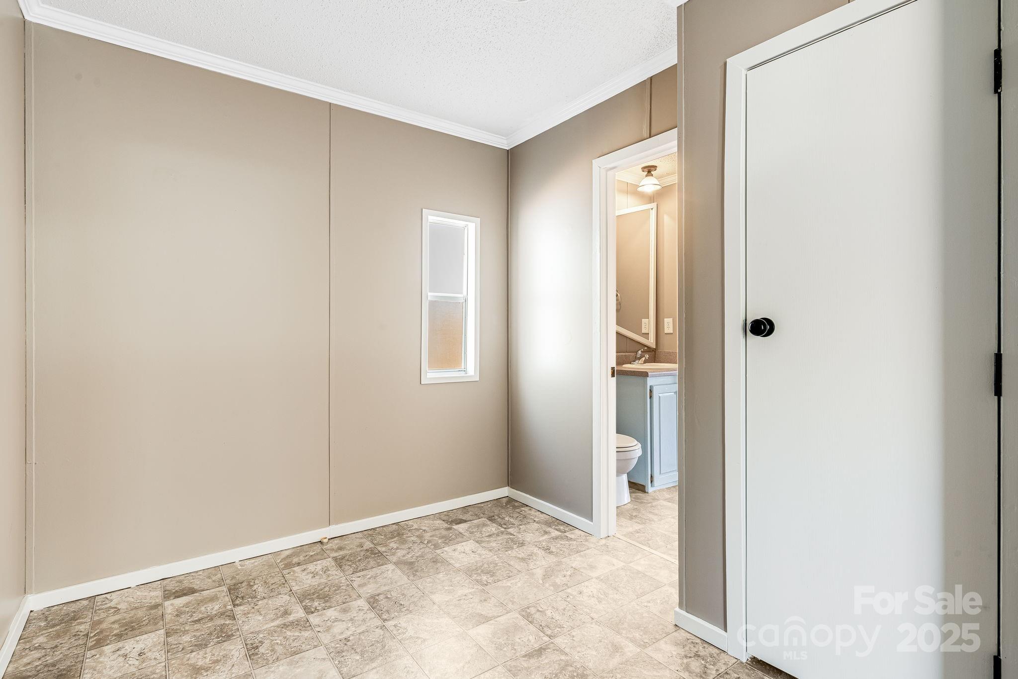 15 Cyrus Lane — Weaverville