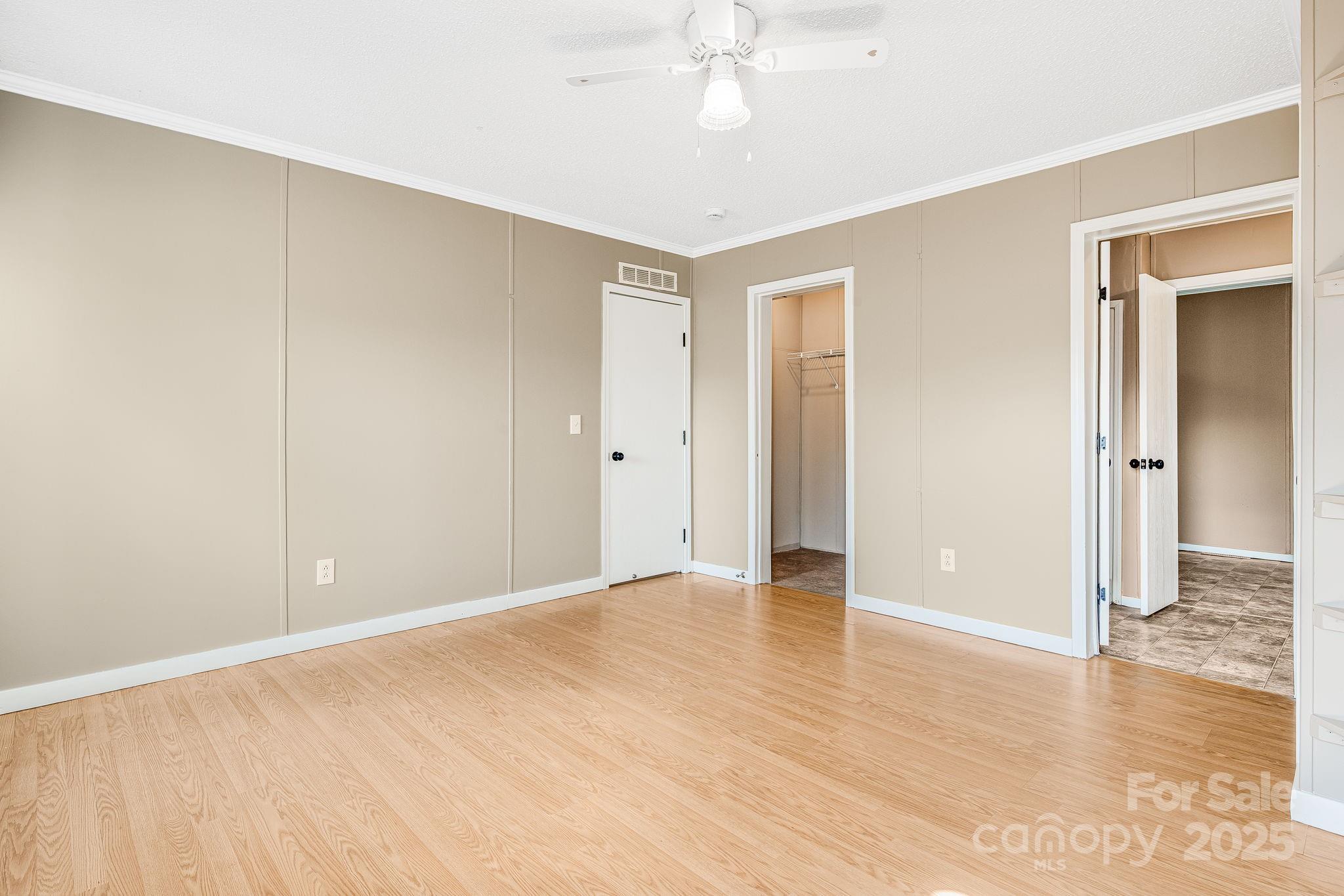 15 Cyrus Lane — Weaverville