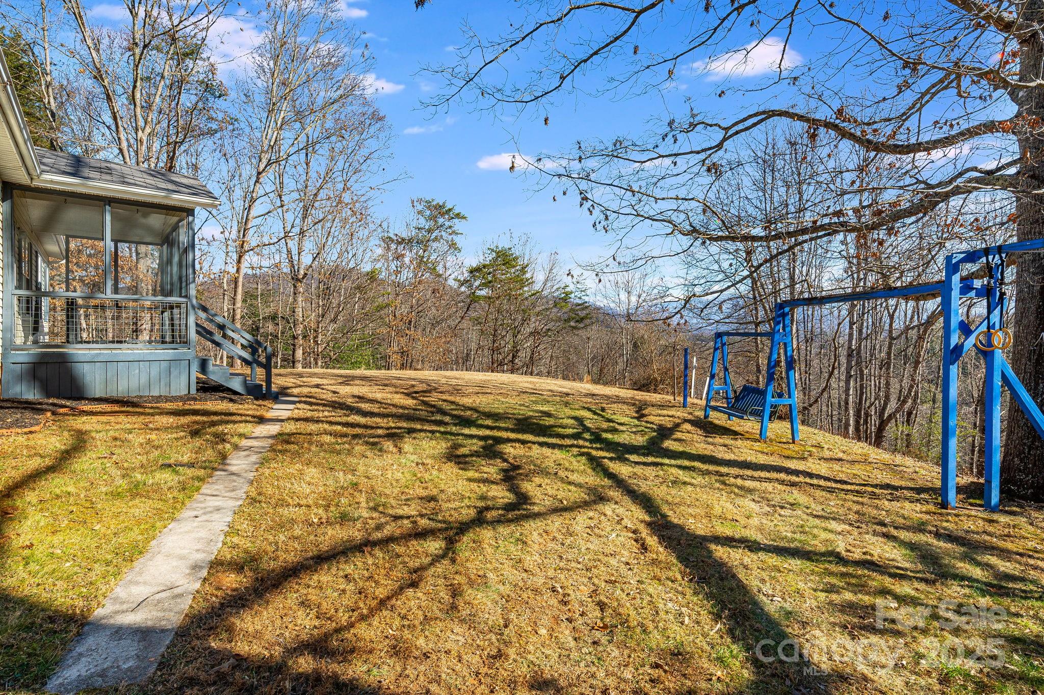 15 Cyrus Lane — Weaverville