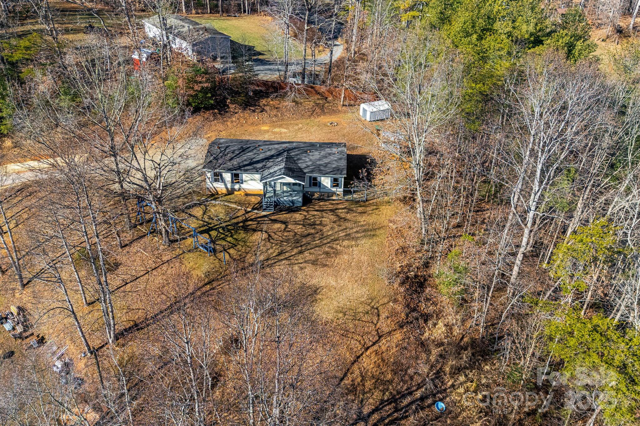 15 Cyrus Lane — Weaverville