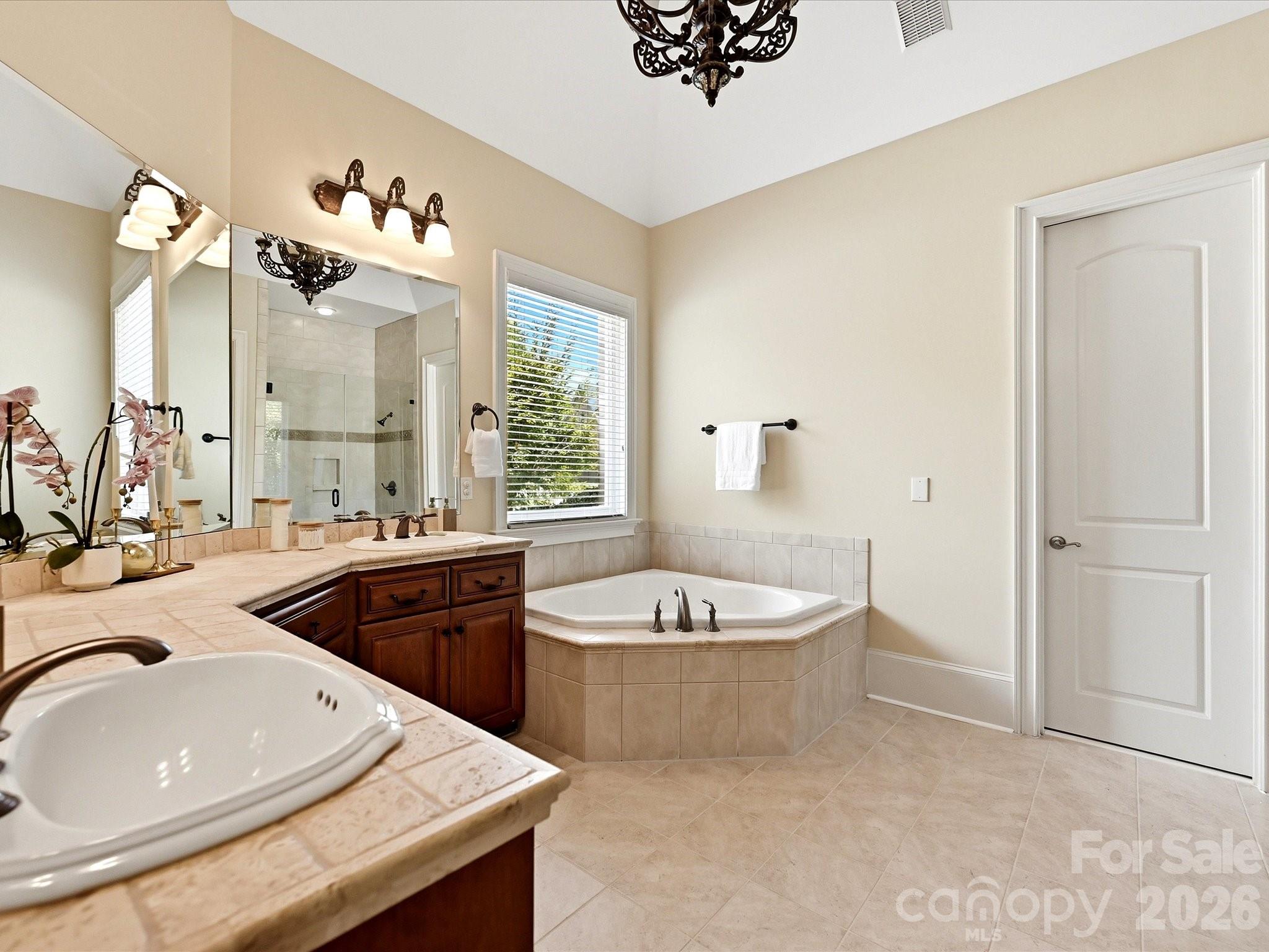 6806 Larrisa Court — Charlotte