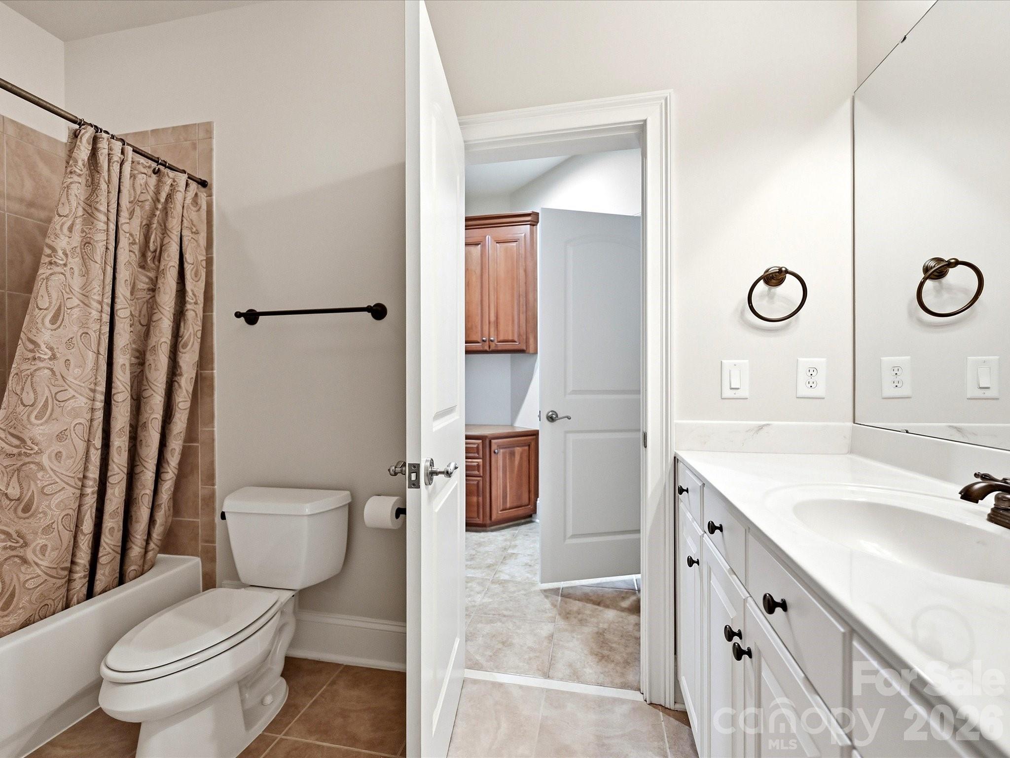 6806 Larrisa Court — Charlotte