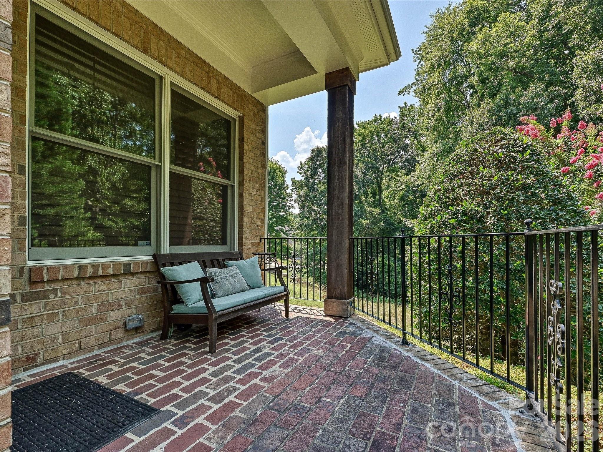 6806 Larrisa Court — Charlotte