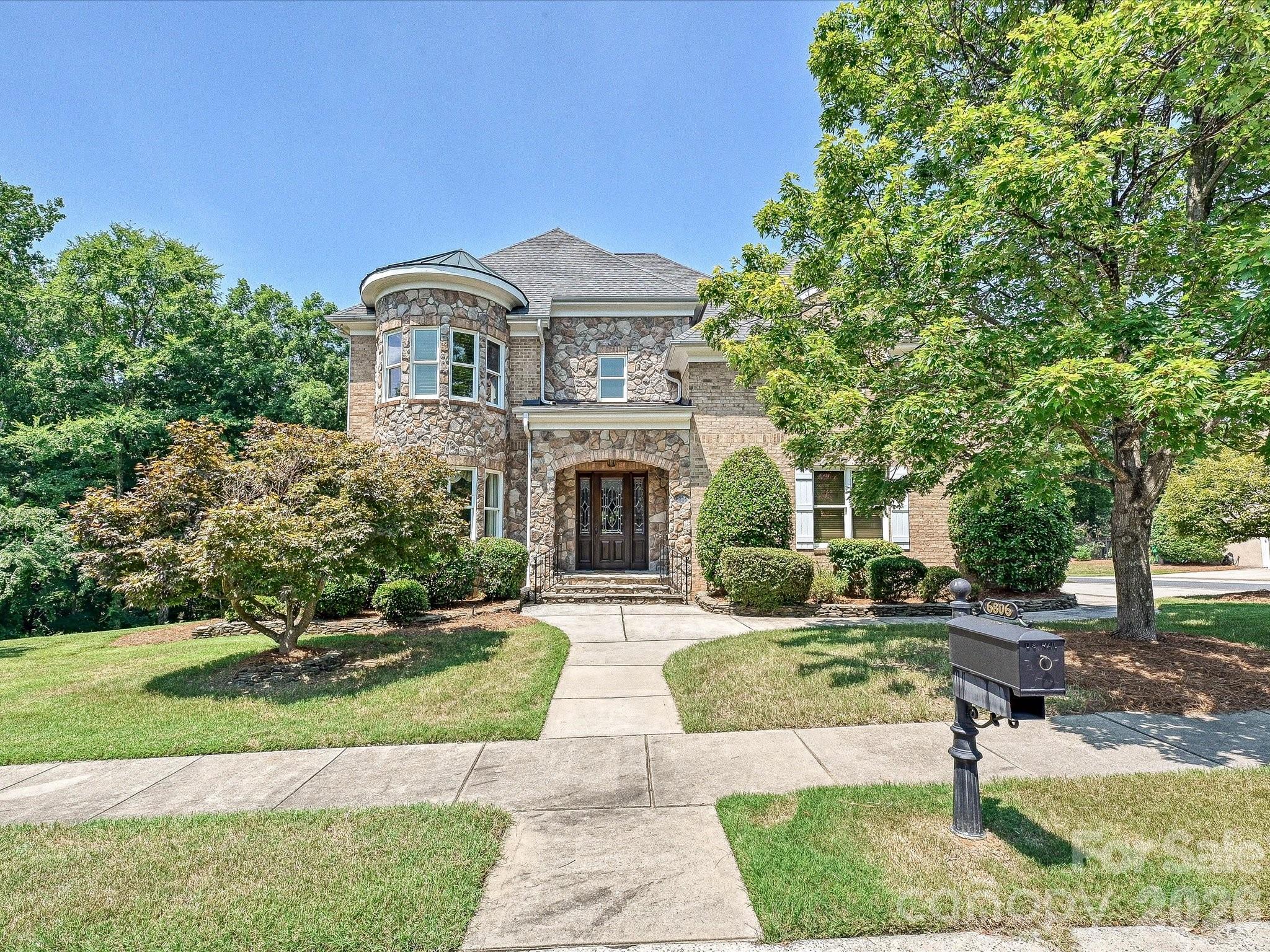 6806 Larrisa Court — Charlotte