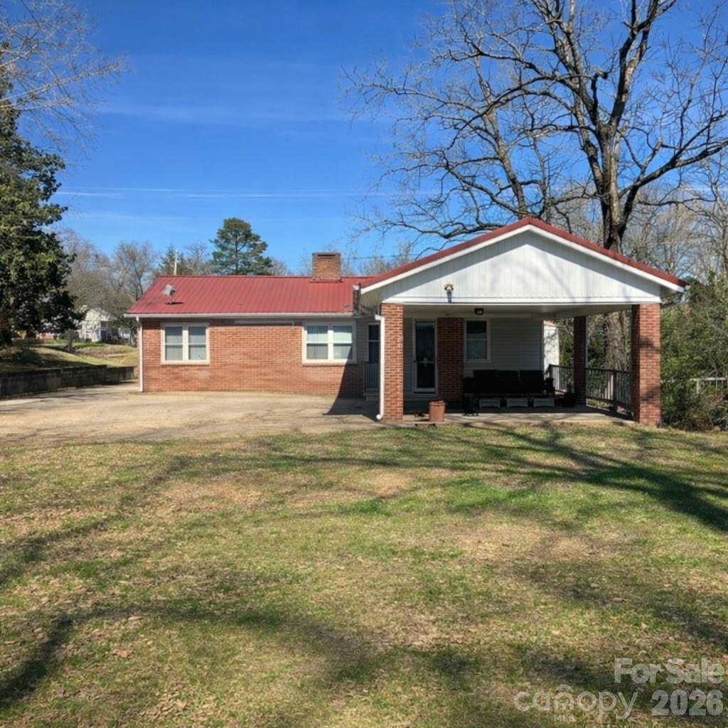 735 W Sumter Street — Shelby