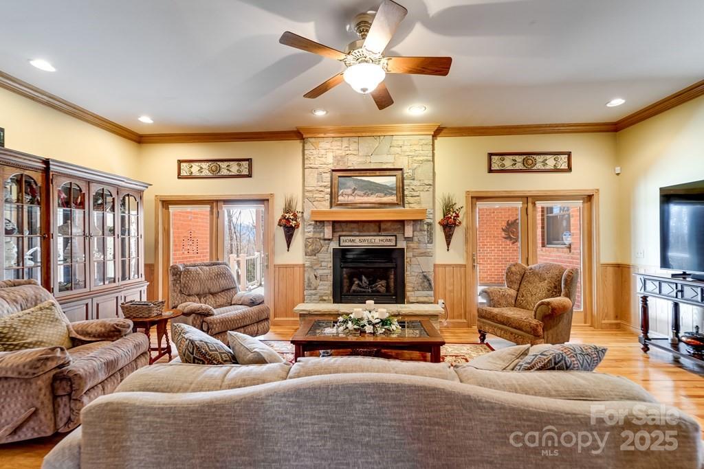 832 Asheville Highway — Sylva