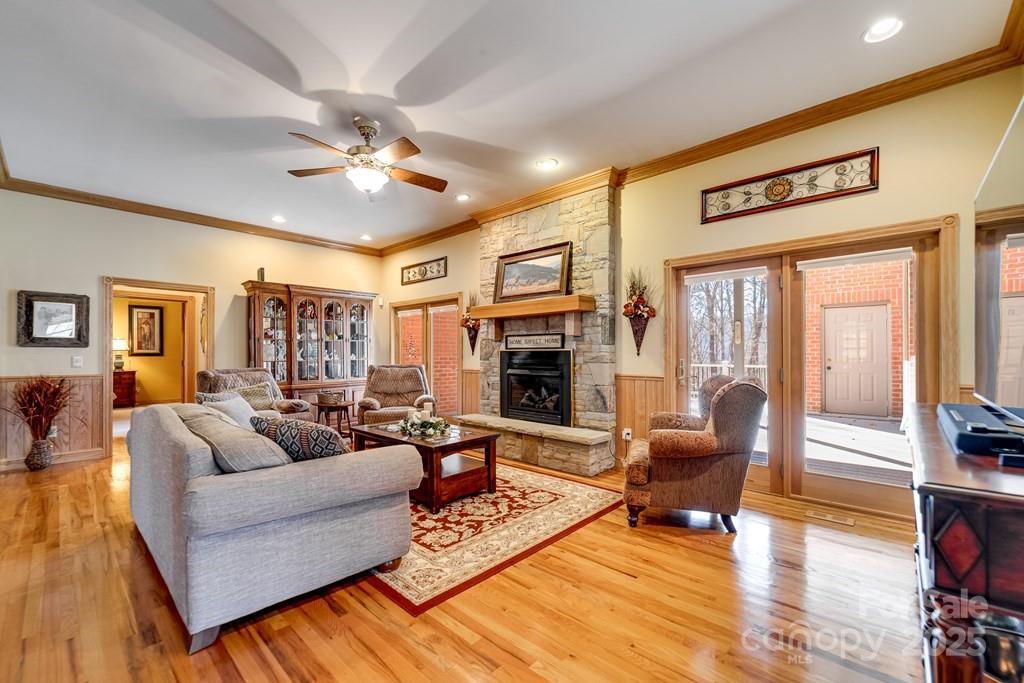 832 Asheville Highway — Sylva