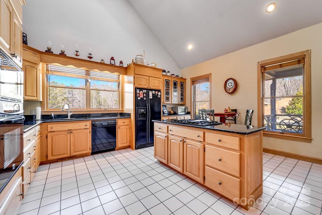 832 Asheville Highway — Sylva