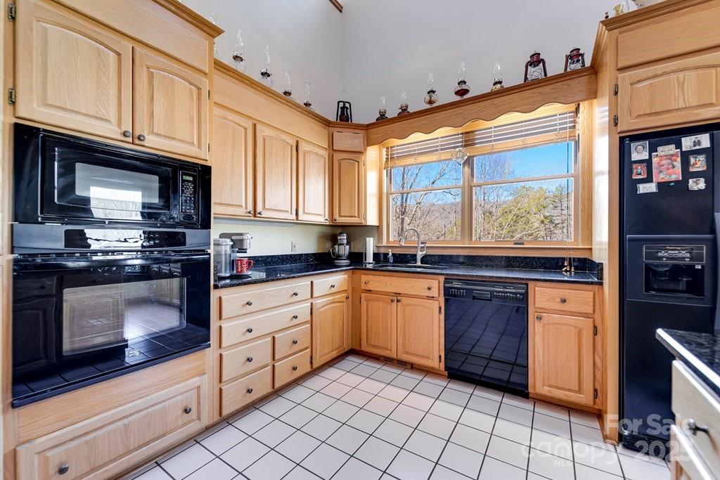 832 Asheville Highway — Sylva