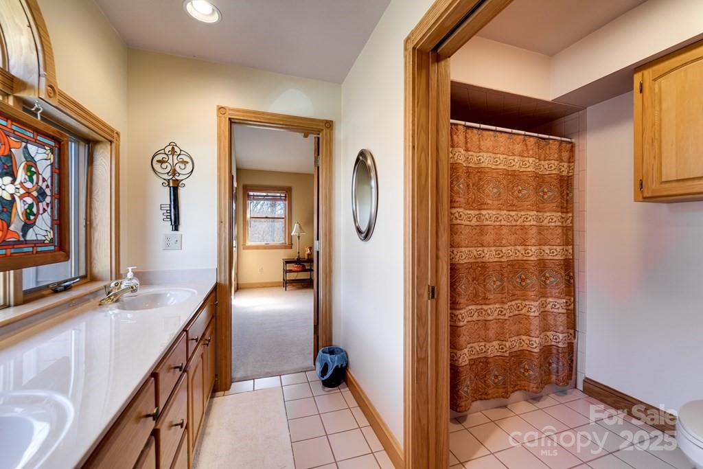 832 Asheville Highway — Sylva
