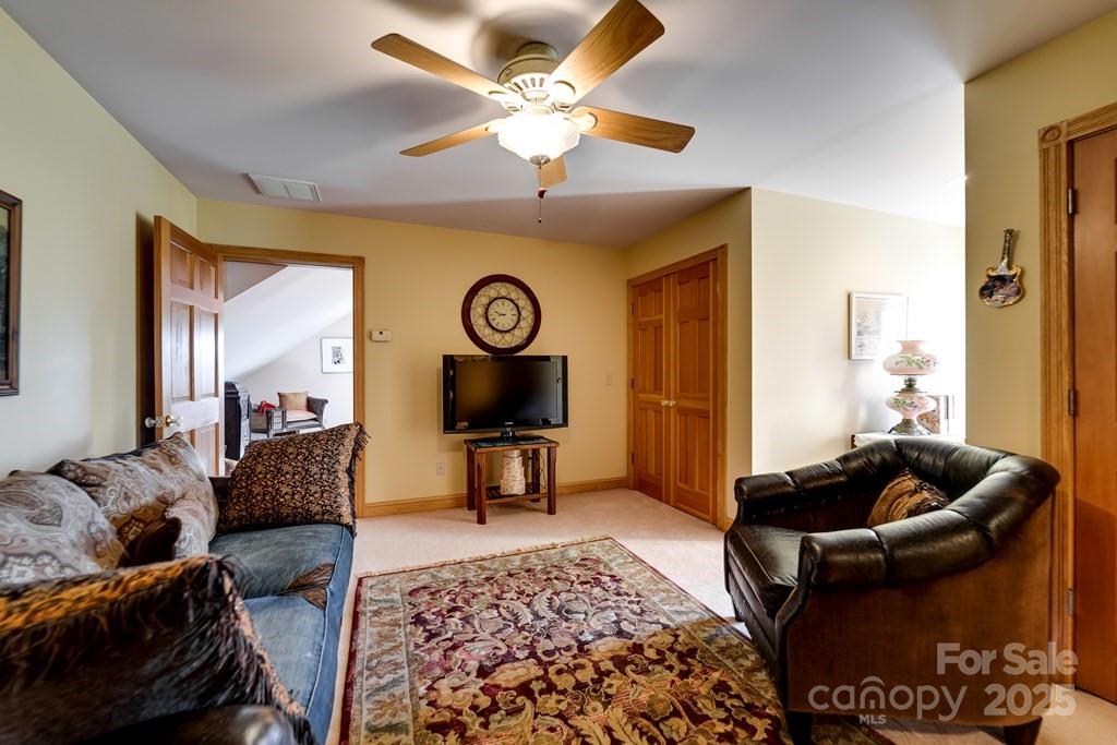 832 Asheville Highway — Sylva