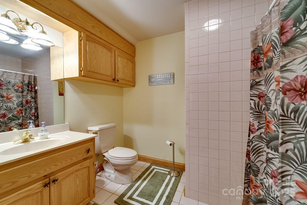832 Asheville Highway — Sylva