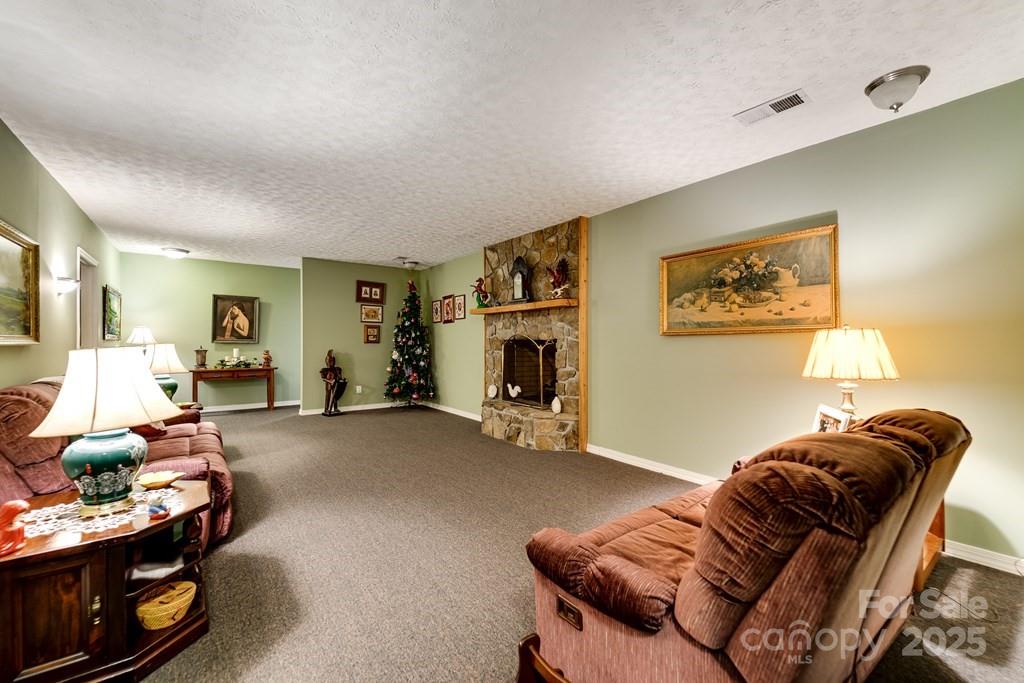 832 Asheville Highway — Sylva