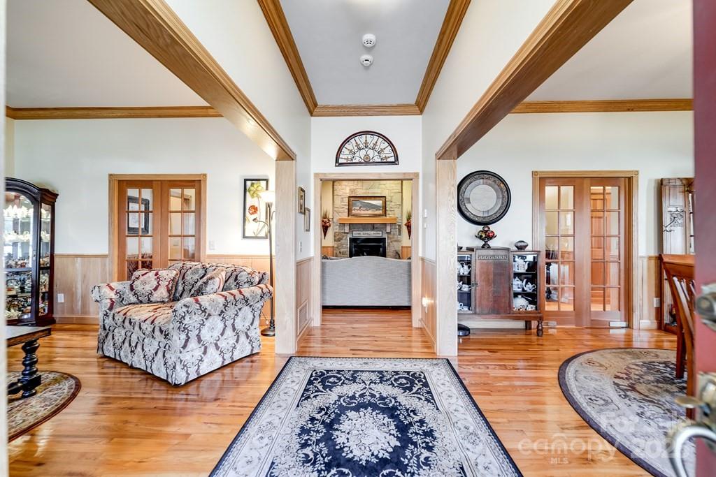 832 Asheville Highway — Sylva
