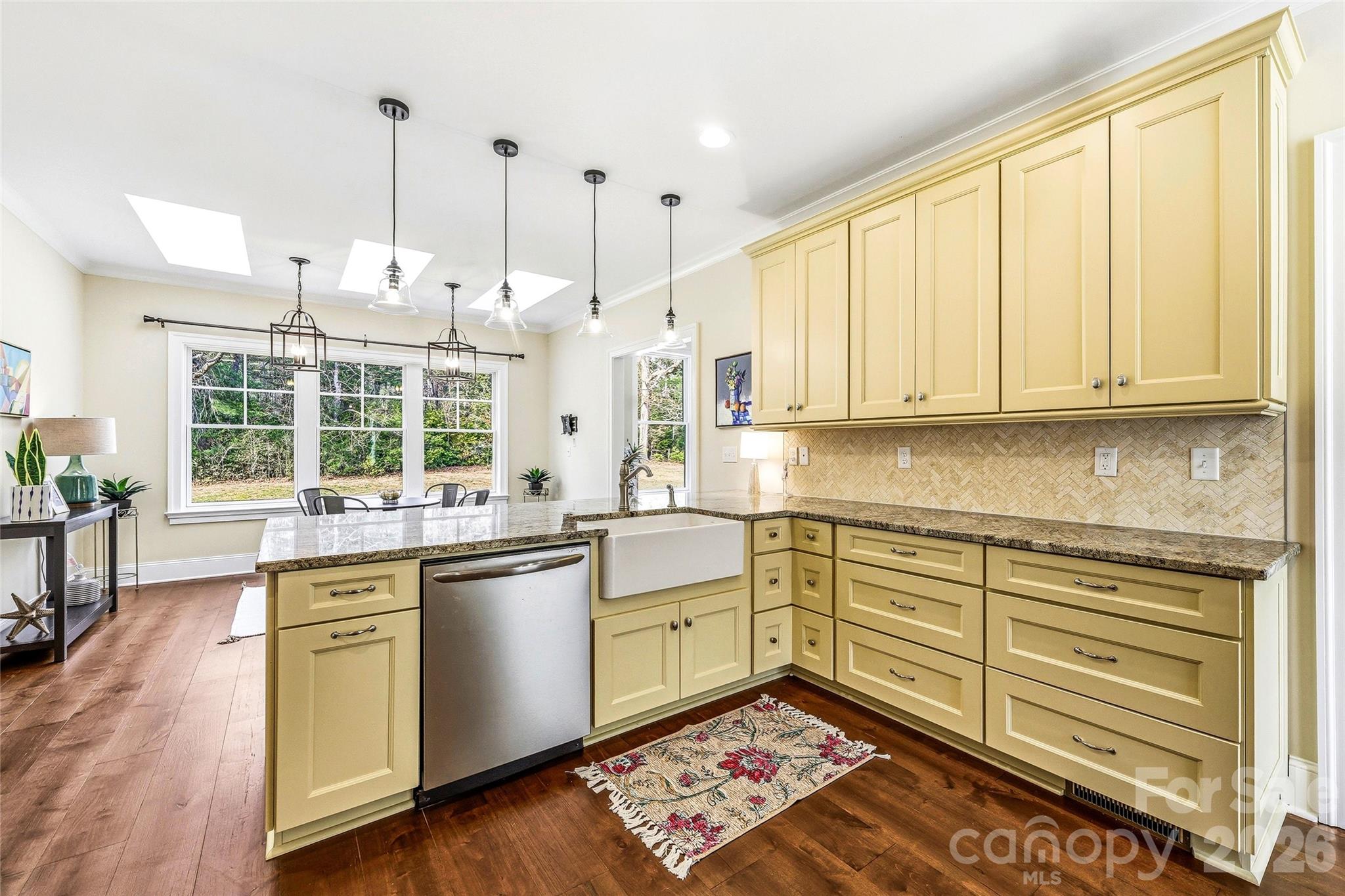 74 Shipman Parkway — Flat Rock
