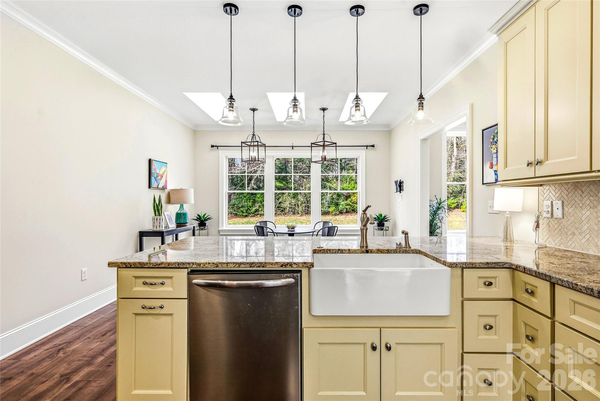 74 Shipman Parkway — Flat Rock