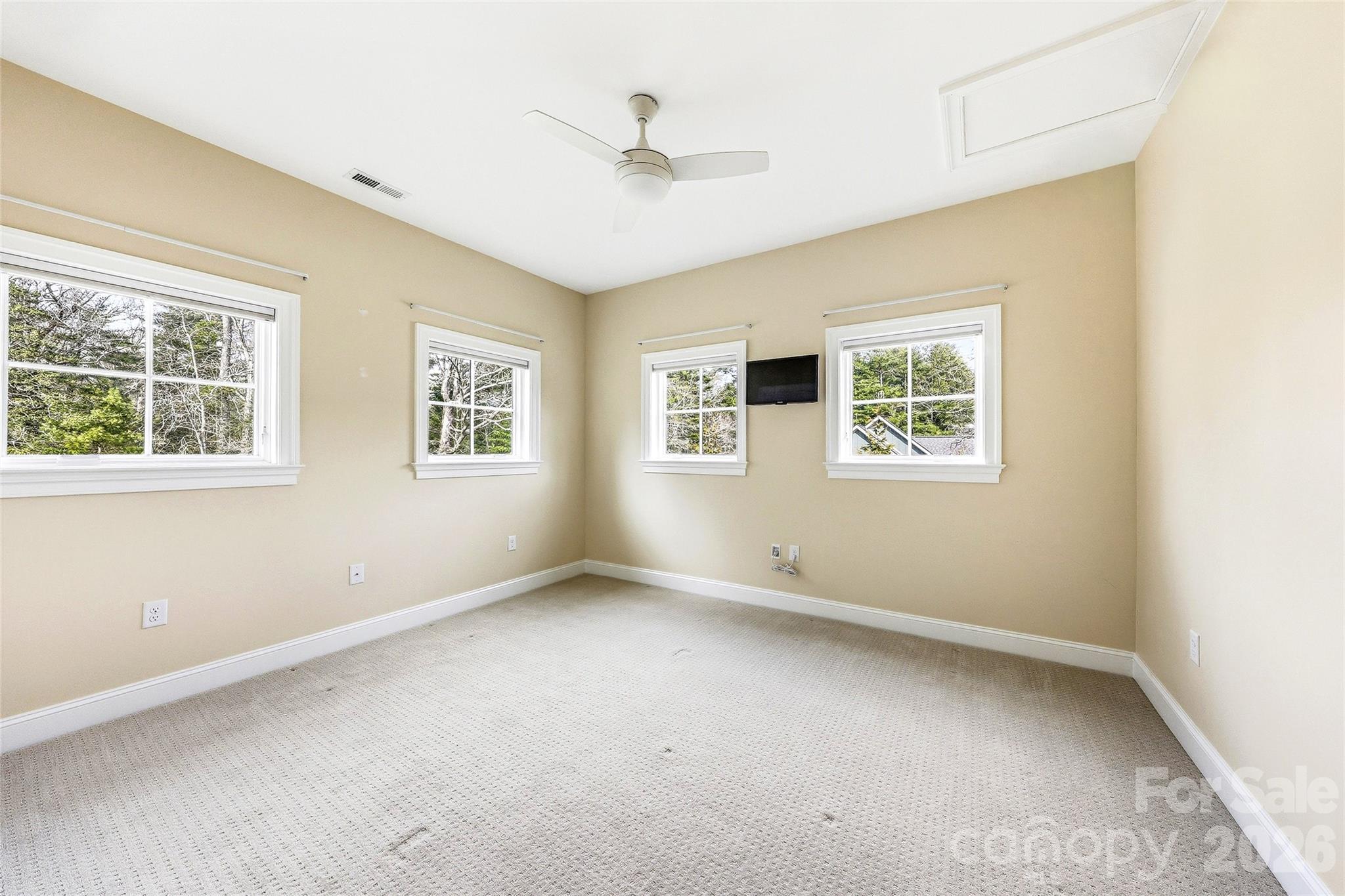 74 Shipman Parkway — Flat Rock