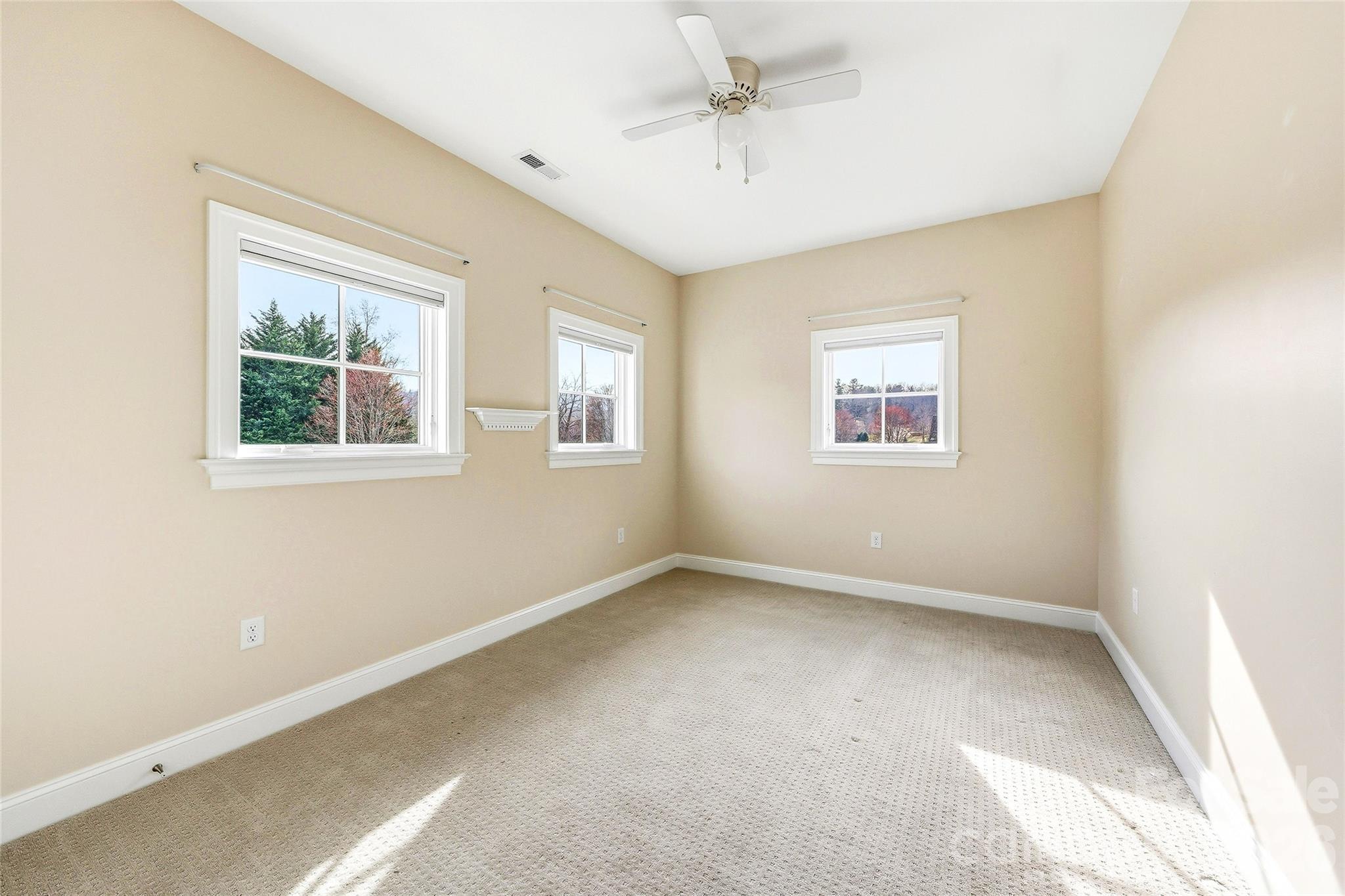 74 Shipman Parkway — Flat Rock