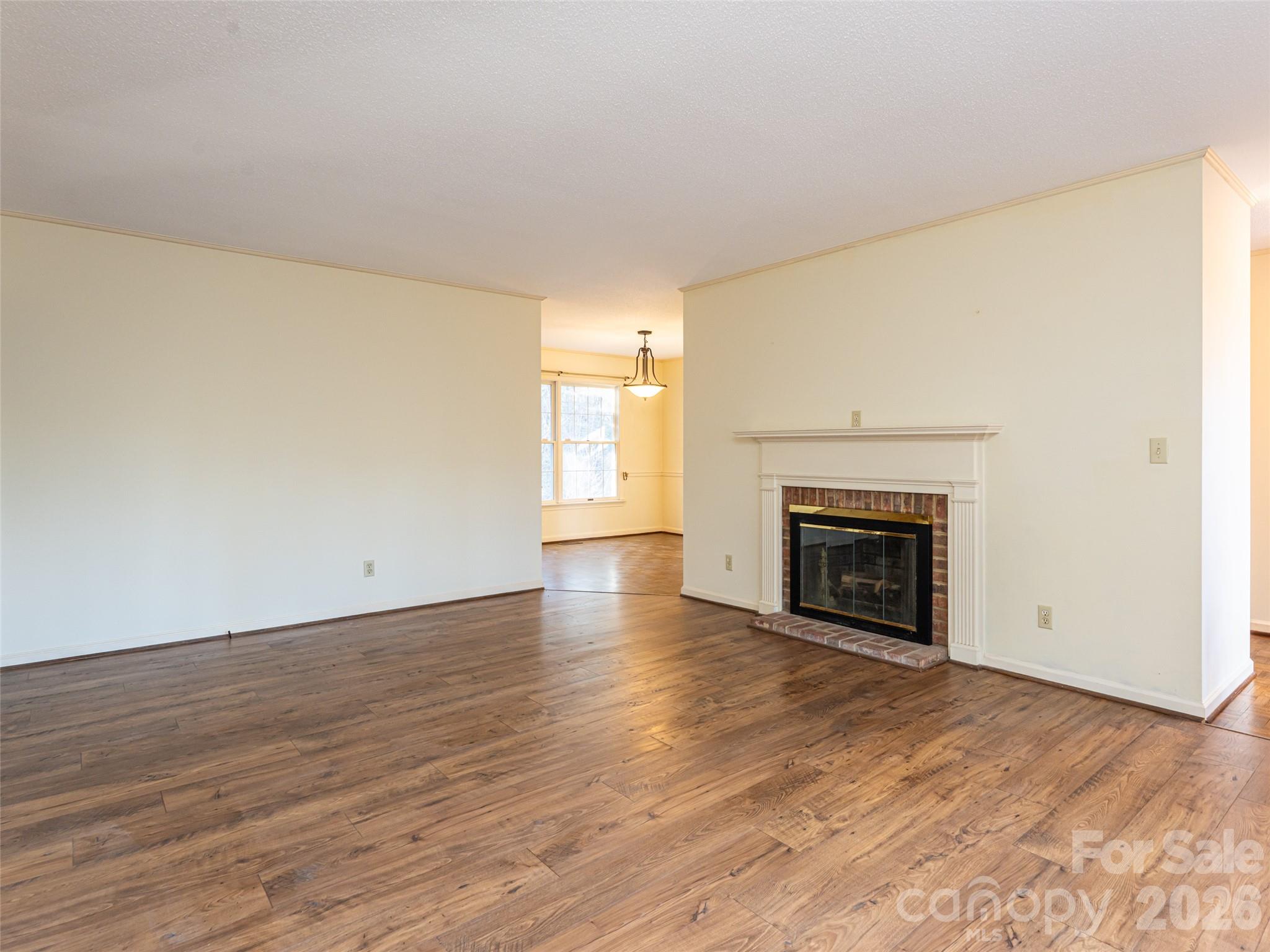 100 Wolf Shoals Drive — Hendersonville