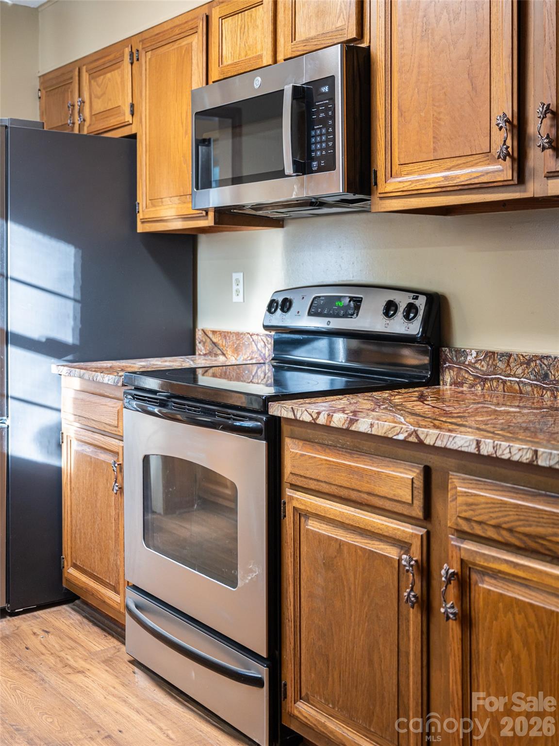 100 Wolf Shoals Drive — Hendersonville