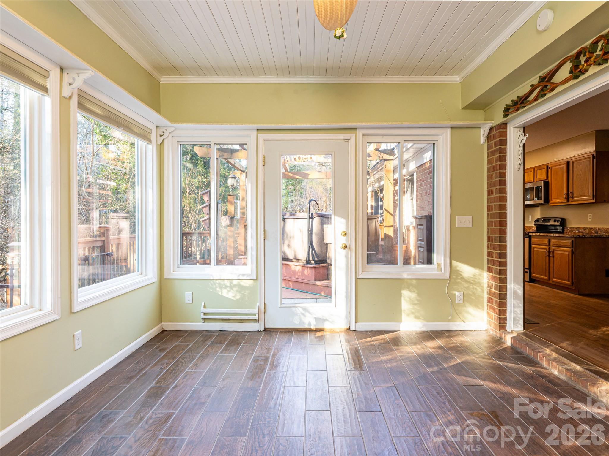 100 Wolf Shoals Drive — Hendersonville
