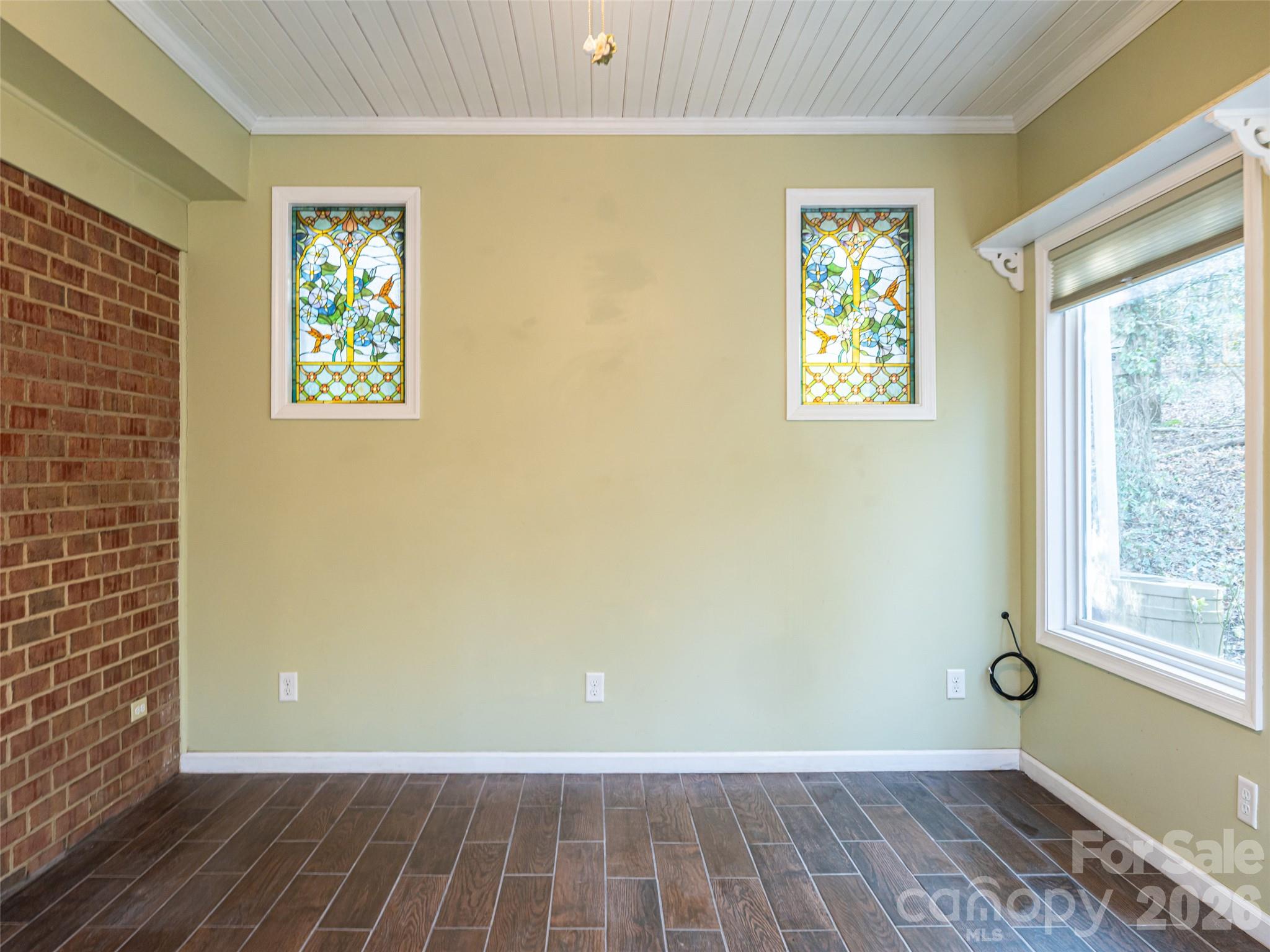 100 Wolf Shoals Drive — Hendersonville