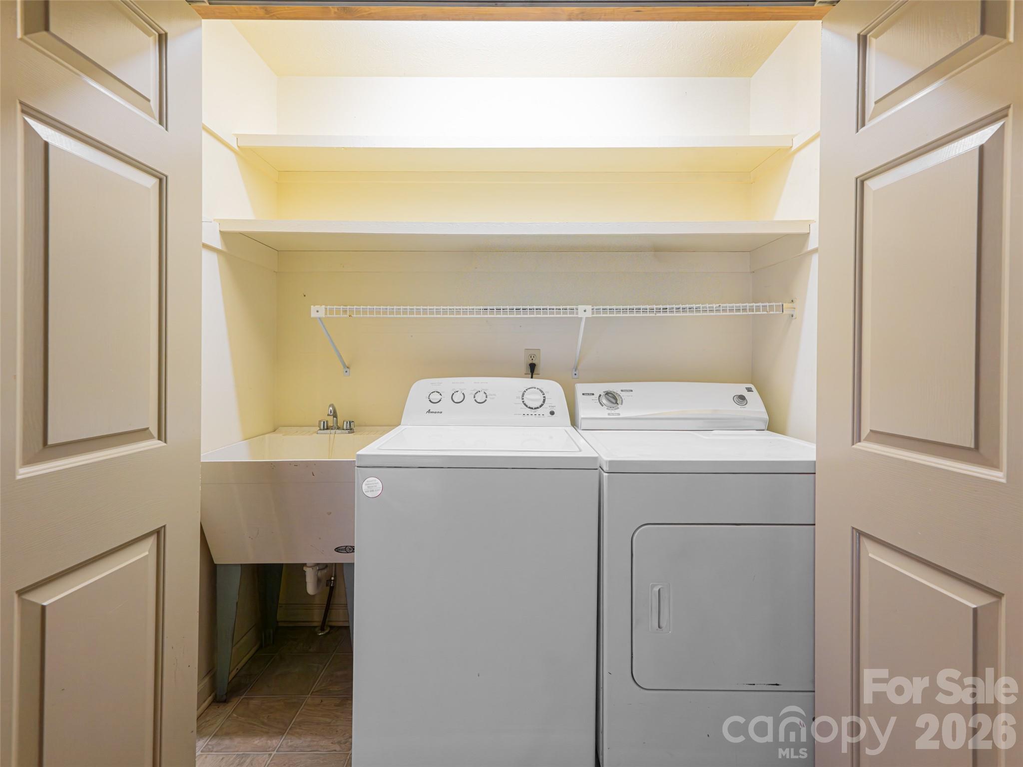 100 Wolf Shoals Drive — Hendersonville