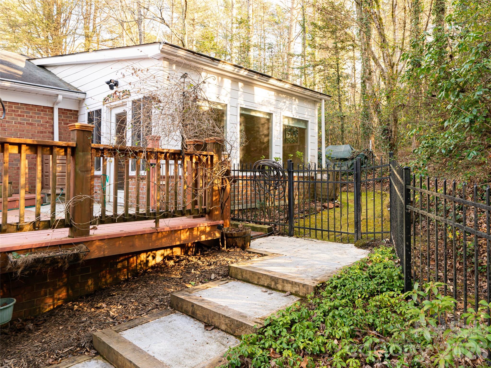 100 Wolf Shoals Drive — Hendersonville